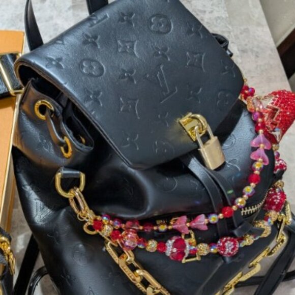 ALL GENUINE LEATHER Fashion Backpack-Matte BLACK & Gold Tone Accents-BRAND New - Picture 2 of 5